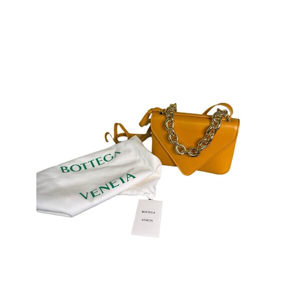 Bottega Veneta Mount Envelope Calfskin Bag in Cob - Picture 2 of 16